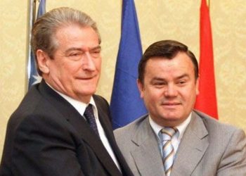 Nikoll Lesi, thirrje Berishës e Metës: Nesër mos u largoni pa rrëzuar Ramën, ose mos…