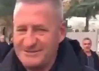 Po nuk iku Rama? Nard Ndoka lëshon gojën në protestë: Ku të ikë, në p…. të sëmës? (VIDEO)