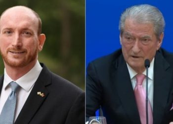 Saliu habit: Do publikoj korrupsionin e çmendur të ambasadorit britanik! S’do…
