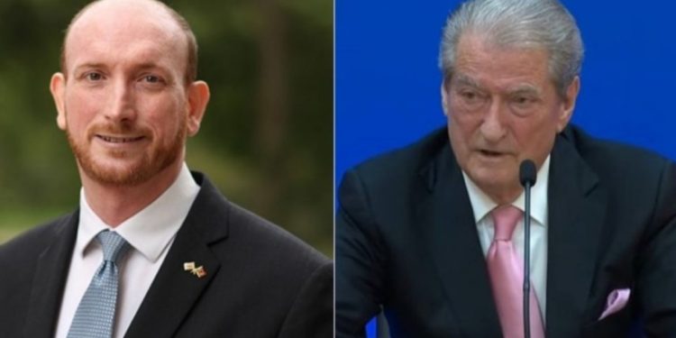 Saliu habit: Do publikoj korrupsionin e çmendur të ambasadorit britanik! S’do…