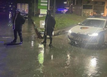 Shqipëria nën “pushtetin” e shiut, Policia bën njoftimin e rëndësishëm: Autostrada Tiranë – Durrës…(Ja situata)