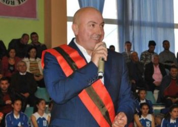 PD-ja e përçarë/ Tërhiqet nga gara e “Primareve” kandidati demokrat, kush është…