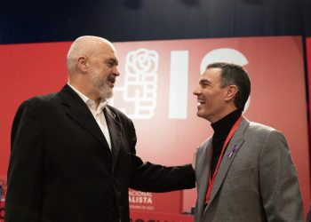 Rama nga Spanja zublon FITUESIN, ja kush do ta drejtojë familjen globale Socialiste