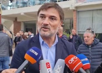 PD-ja e përçarë/ Enkelejd Alibeaj prezanton kandidatin e parë për zgjedhjet lokale