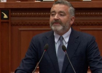 “T’i lutemi Zotit që të bëhet”, Klosi na tregon çfarë do të ndodhë me Portin e Durrësit