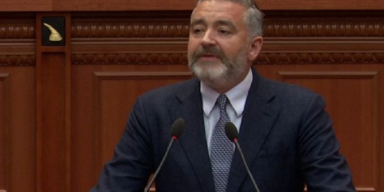 “T’i lutemi Zotit që të bëhet”, Klosi na tregon çfarë do të ndodhë me Portin e Durrësit