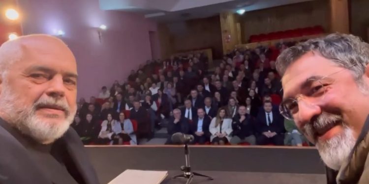 Rama shfaqet në krah të Çuçit: O Berat ç’e pate fat këtë Partinë Socialiste, ja mesazhi për…