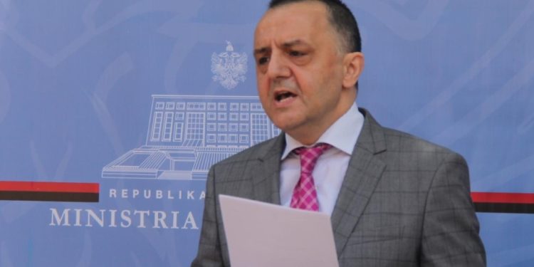 “Kujdes kur blini prona”, Artan Lame thirrje qytetarëve: Ja si ta dalloni nëse…