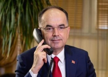 Përmbytje dhe stuhia “pushton” Shqipërinë, Presidenti Begaj telefonatë urgjente me…