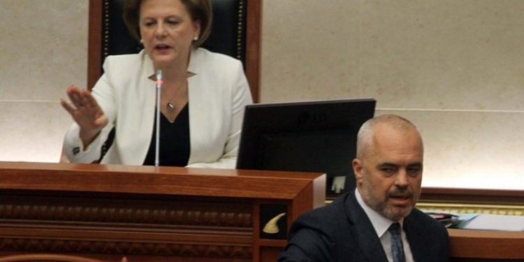 A komunikon me Edi Ramën? Pas largimit nga politika, “zbërthehet” Valentina Leskaj…