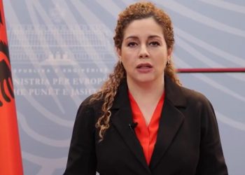 Situata e tensionuar në veri të Kosovës, reagon urgjent Ministrja Xhaçka: Jemi të shqetësuar…