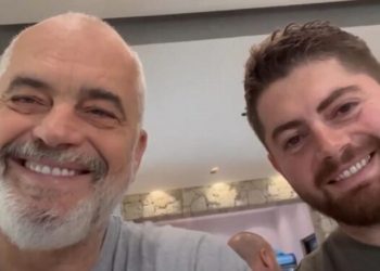 Rama viziton restorantin e emigrantit në Surrel: Ky e kuptoi që e ardhmja ishte…