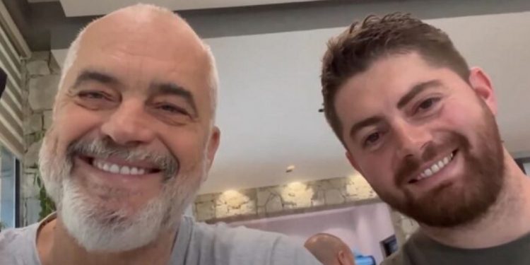 Rama viziton restorantin e emigrantit në Surrel: Ky e kuptoi që e ardhmja ishte…