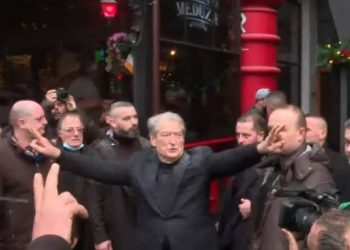 Protesta e thirrur nga Berisha/ Ambasada e SHBA lëshon mesazhin e rëndësishëm për…