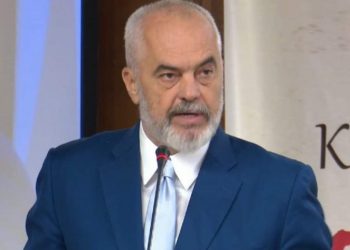 Rama befasohet nga ajo që shikon: Këtë flamurin e NATO-s nuk e kuptova, përse…