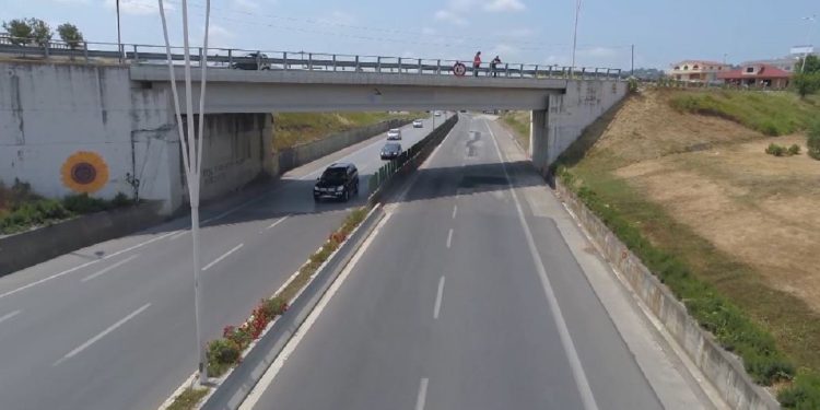 Votohet PRO, rritet si asnjëherë më parë shpejtësia në autostradat shqiptare…
