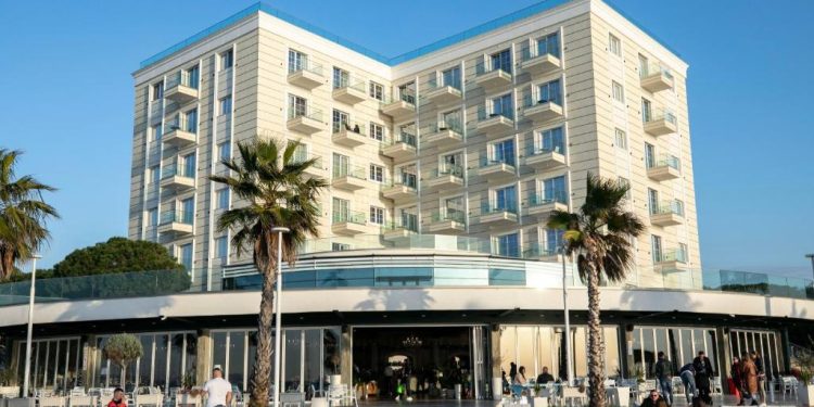 “Do ta shpërthejmë, vendoset 70 kg tritol”/ Merr fund dilema! Qeveria e vendosur, “Prestige” shembet në orën…