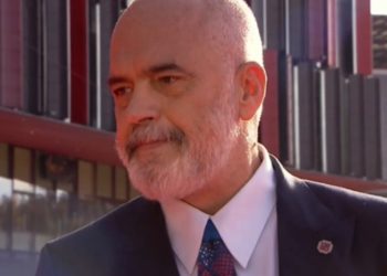“Mos pini shumë verë se iu zë”/ Rama nuk kursen batutat: Sollëm diellin për ju…