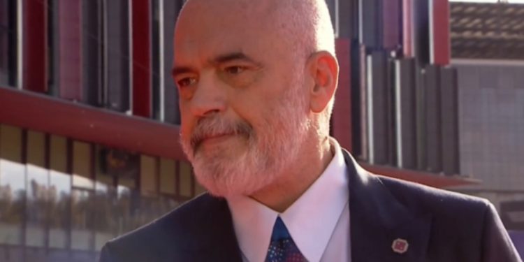 “Mos pini shumë verë se iu zë”/ Rama nuk kursen batutat: Sollëm diellin për ju…