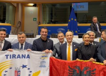 Bruksel/ Parlamenti Europian i jep çmimin kryeqytetit Shqiptar! Tirana merr titullin…