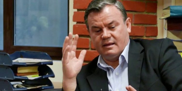 Gazetari lëshon paralajmëtimin e fortë: Ai grusht ndaj Berishës nuk do kalojë pa u…