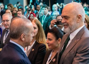 Rama udhëton drejt Stambollit, publikon fotot krah Erdoganit, Kryeministri merr pjesë në…