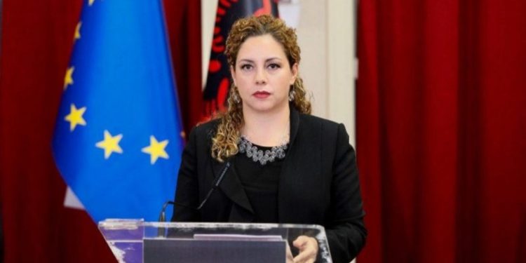 Vendimi historik! Ministrja Xhaçka hedh hapin e rëndësishëm/ “Shqipëria do t’i dalë në krah…