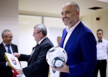 Edi Rama shkruan për fitoren e Messit: Mbreti i futbollit në tokë, fitoi vetëm me ndihmën e…