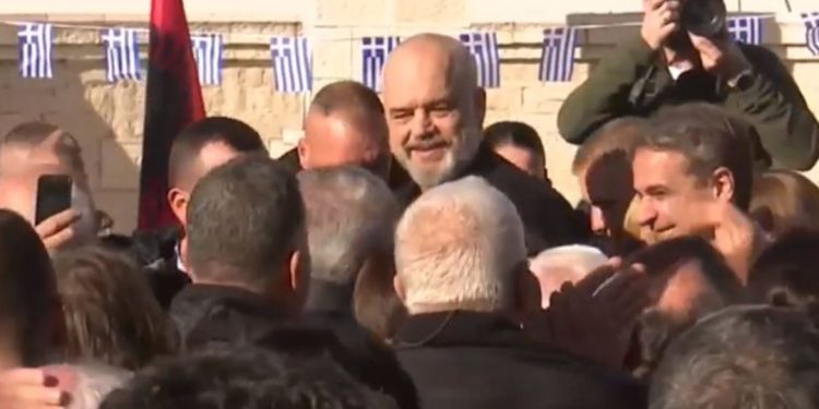 Në pritje për t’u takuar me Mitsotakis, Rama mbërrin në Derviçan: Urë lidhëse midis…