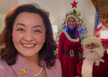 VIDEO/ Në gjuhën shqipe Yuri Kim uron shqiptarët për festat e fundvitit, ja mesazhi…