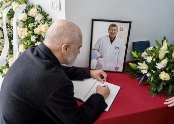 “U nis për në banesën e fundit”/ Kryeministri Rama zemërthyer për ndarjen nga jeta të…