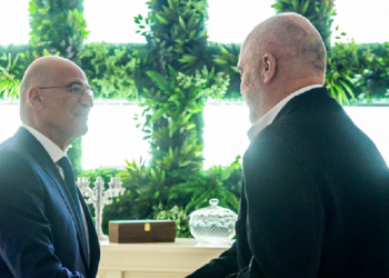 Ministri grek publikon foto nga dreka me Kryeministrin Rama: E kishte shtruar për…