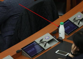 Kush është deputetja e PS që e kapi etja dhe konsumoi “dhallë” në Kuvend?
