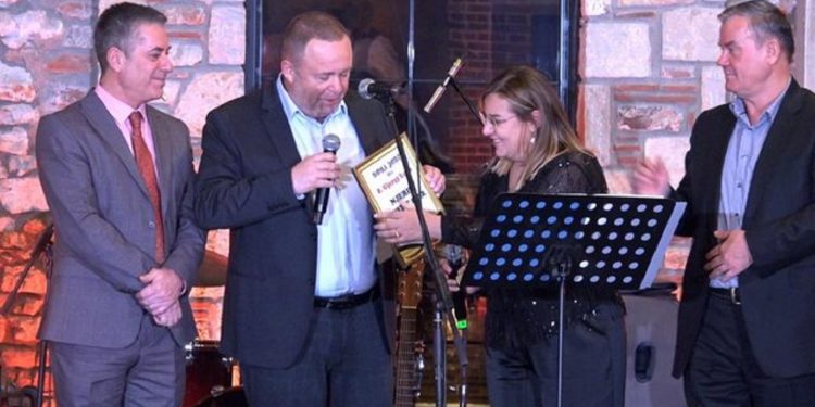 E bujshme/ Sipërmarrësi Gjergj Luca shpallet “Personazhi i Vitit 2022” nga…