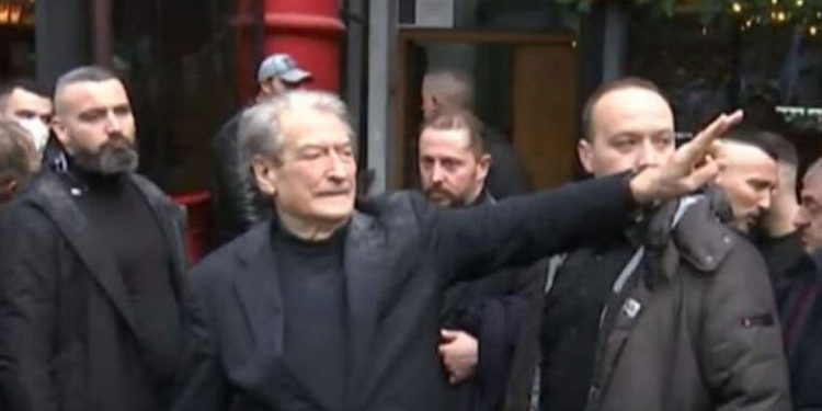 Rama i bllokoi Bulevardin, Berisha tërhiqet nga protesta para Kryeministrisë, ja ku do zhvillohet