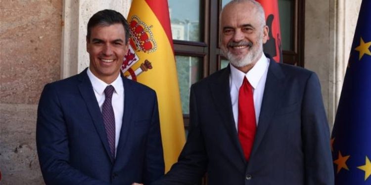 Kryeministri spanjoll i shkruan Ramës: Ja pse do të mungoj në Samitin e 6 Dhjetorit…