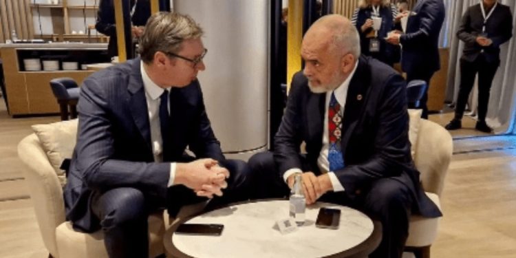 Vuçiç ndan FOTO me Kryeministrin Edi Ramën: Në Samitin e BE! Bisedova me mikun tim për…