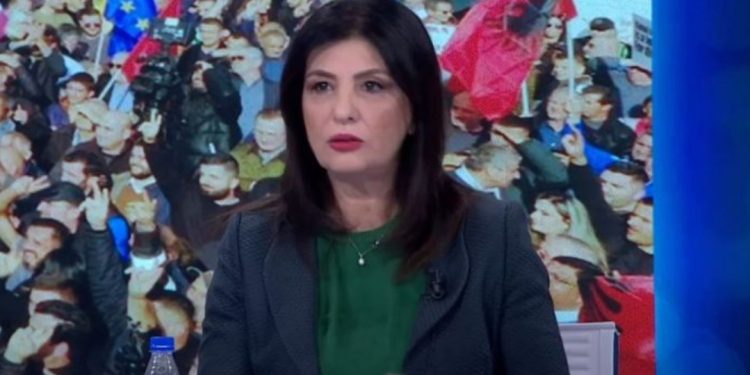 Grushti ndaj Berishës/ Topalli habit: Rrezikojmë të shkojmë në luftë civile, asnjë…