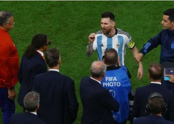 “Çfarë ke që sheh?”, Messi bën sherr me Egdar Davids pas fitores, shikoni…