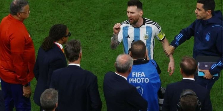 “Çfarë ke që sheh?”, Messi bën sherr me Egdar Davids pas fitores, shikoni…