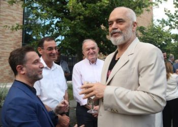 Erion Braçe paralajmëron se mund të dorëzojë mandatin, Përgjigjet Rama: Ai është…