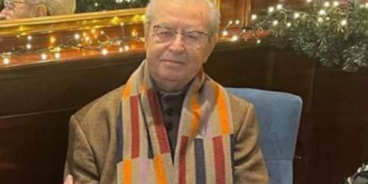 Ka ditëlindjen/ Miq dhe kolegë urojnë Servet Pëllumbin, profesori Socialist sot mbush…