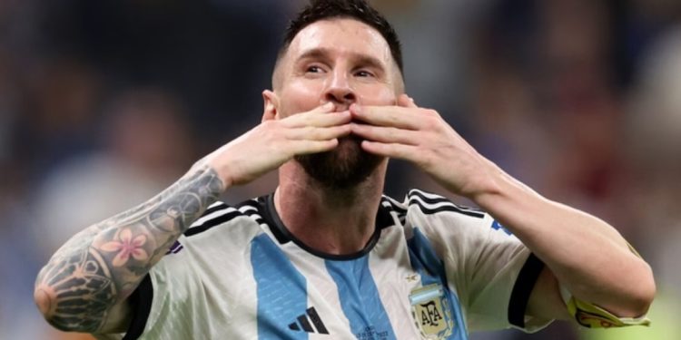 Në Francë dyshojnë se FIFA do të punojë që Messi të fitojë Kupën e Botës…