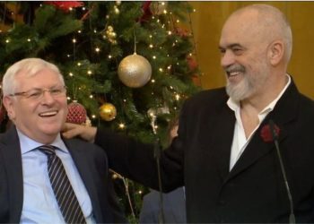 Rama, mirënjohje për mjekun që i stabilizoi tensionin me “karamele”: I thashë u plaka, më tha…