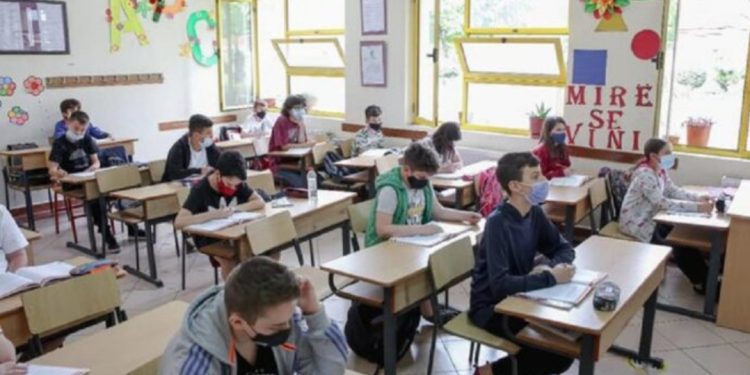 Pushimet e dimrit për nxënësit dhe mësuesit, shkollat mbyllen më 26 Dhjetor deri më…