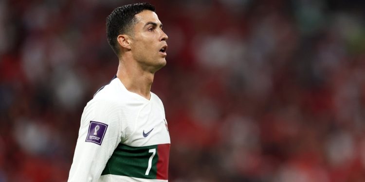 Mediet e raportojnë si të kryer: Ronaldo i bashkohet klubit të ri…