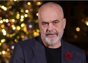 Nata e Vitit të Ri/ Rama me një mesazh “SPECIAL” uron Shqiptarët: Zoti iu bekoftë…
