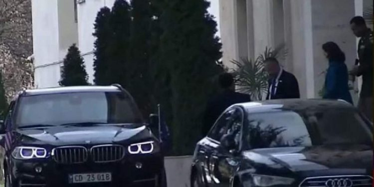 Çfarë po ndodh?! Ambasadorja e SHBA Yuri Kim vizitë të papritur në Kryeministri…