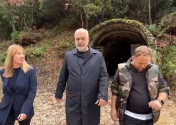 Në kodrat e Surrelit, Rama inspekton zonën ku do të ndërtohet resorti më i ri nga…