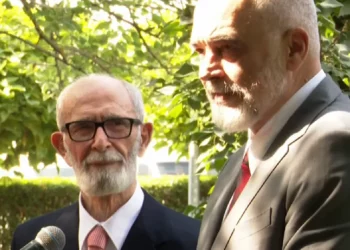 Rexhep Qosja: “Shqipëria ka nevojë për Edi Ramën, ja dy këshillat e mia për…